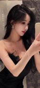 一边取同业的参会代表收到的臂章